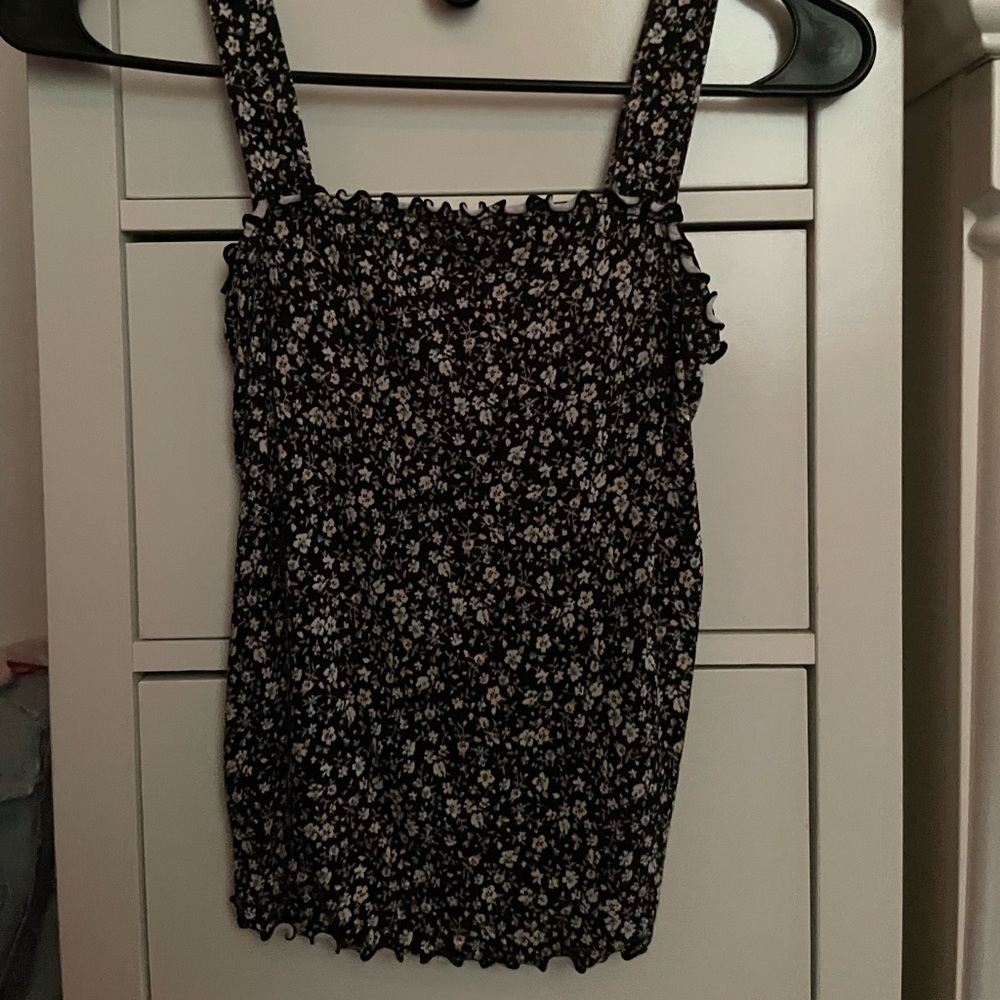 cropped tank top